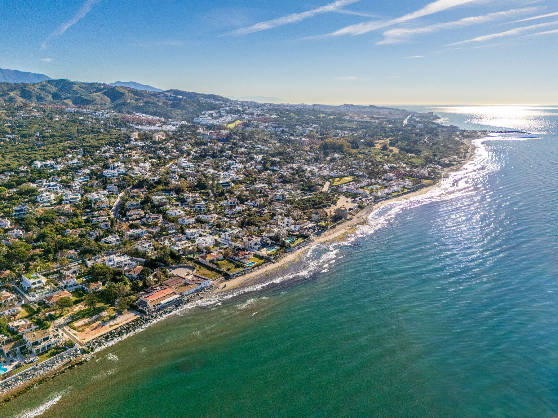 Beach Marbella East surroundings